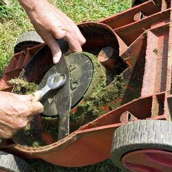 Fine The Best Lawn Mower Repair Services In Ga Deere Craftsman Thumbtack Technician Riding Repairs