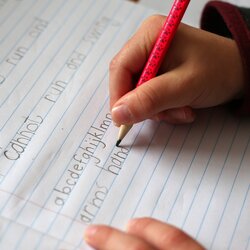 Hand Writing Letters Shown To Best Technique For Learning Read Hub Handwriting